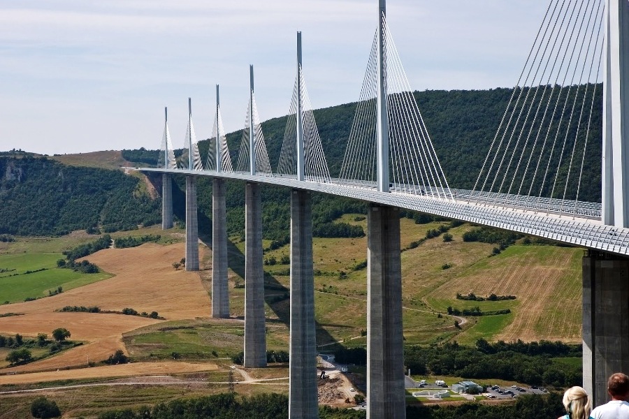 Достопримечательности г. Мийо - виадук Мийо (Viaduc du Millau)