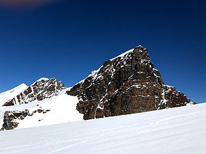 Гора Рочча-Нера (Roccia Nera): 4 075 м