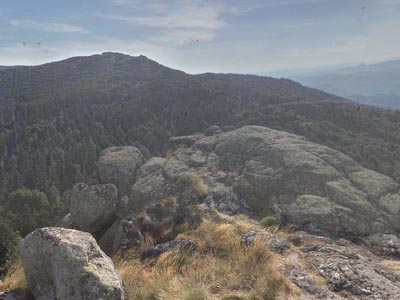 Гора Роше де Сен-Гираль (Rocher de Saint-Guiral)