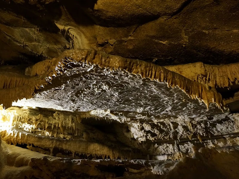 Гроты Сердона (Grottes du Cerdon) в горах Юра
