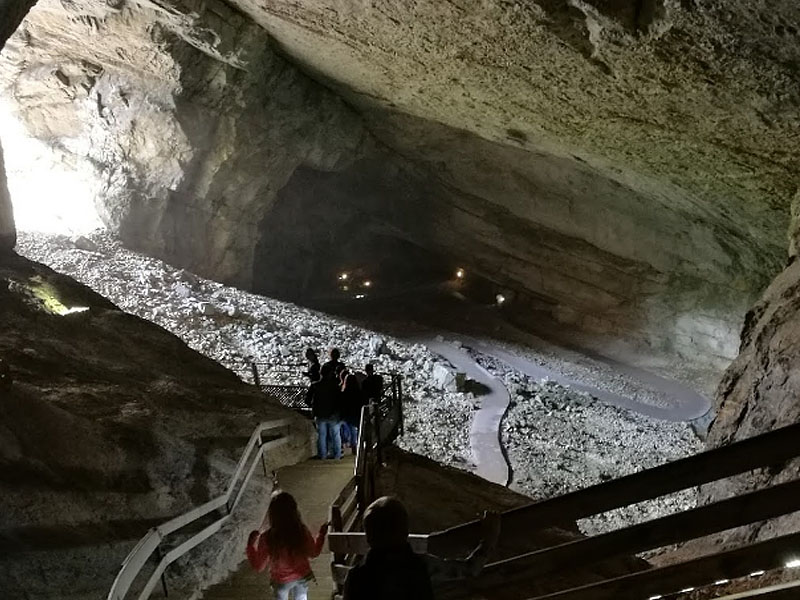 Гроты Сердона (Grottes du Cerdon) в горах Юра