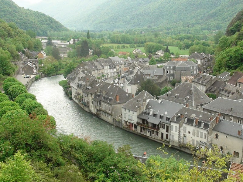 Гаронна (Garonne) в Сен-Беа-Лес (Saint-Beat-Lez)