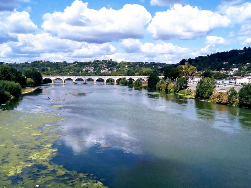 Гаронна (Garonne) в городе Ажен (Agen)