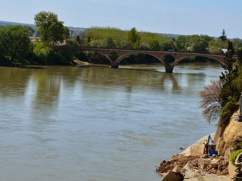 Гаронна (Garonne) в городке Марманд (Marmande)