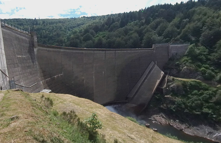 Река Луара (Loire) - плотина Ла Полис (Barrage de La Palisse)