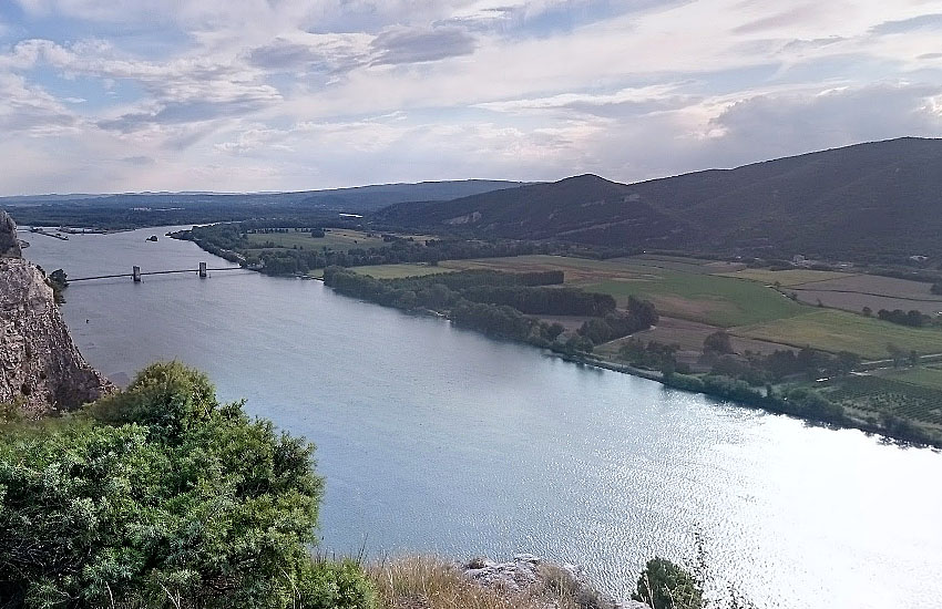 Рона (Rhone) в нижнем течении