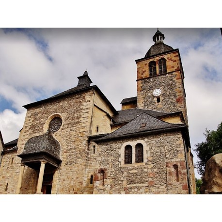 Церковь в Сен-Женье-д'Ольт (Église de Saint-Geniez-d'Olt)