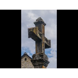 Крест  в Саль-ла-Сурс  (Croix de Salles-la-Source)