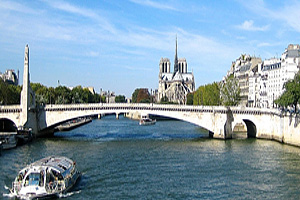 Река Сена (Seine) в Париже